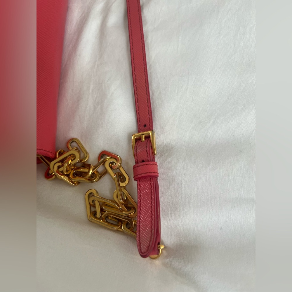 Prada pink Crossbody Bag with Gold Chain - Picture 15 of 16